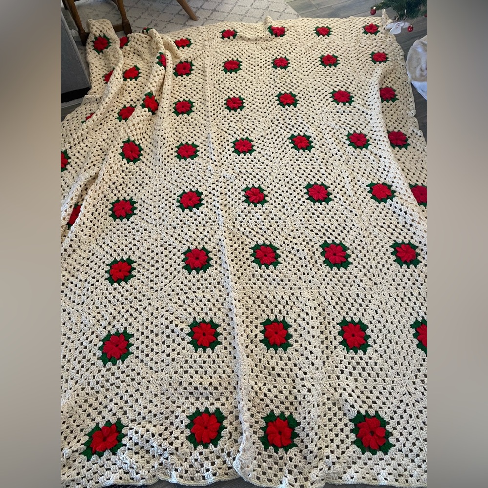 Christmas Poinsettia Crochet Granny Square Afghan Blanket Red, Green, Ivory King - Picture 10 of 14